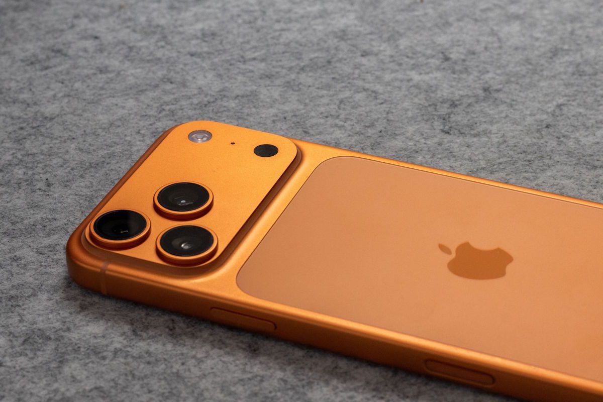 Réparation d'un iPhone 17 en atelier : remplacement d'écran et intervention sur les composants internes